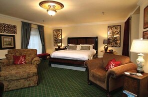 Premium bedding, in-room safe, individually decorated