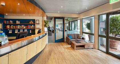 Broadwater Resort Como