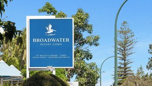 A sign for Broadwater Resort Como, located at 137 Melville Parade, South Perth, Western Australia. - Broadwater Resort Como (Como)