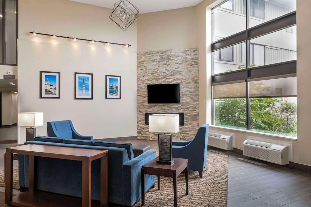 Comfort Inn & Suites Indianapolis Northwest - College Park