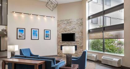 Comfort Inn & Suites Indianapolis Northwest - College Park