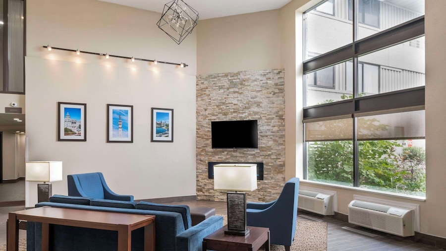 Comfort Inn & Suites Indianapolis Northwest - College Park