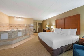Egyptian cotton sheets, premium bedding, down comforters, pillowtop beds - Comfort Inn & Suites Indianapolis Northwest - College Park (Indianapolis)