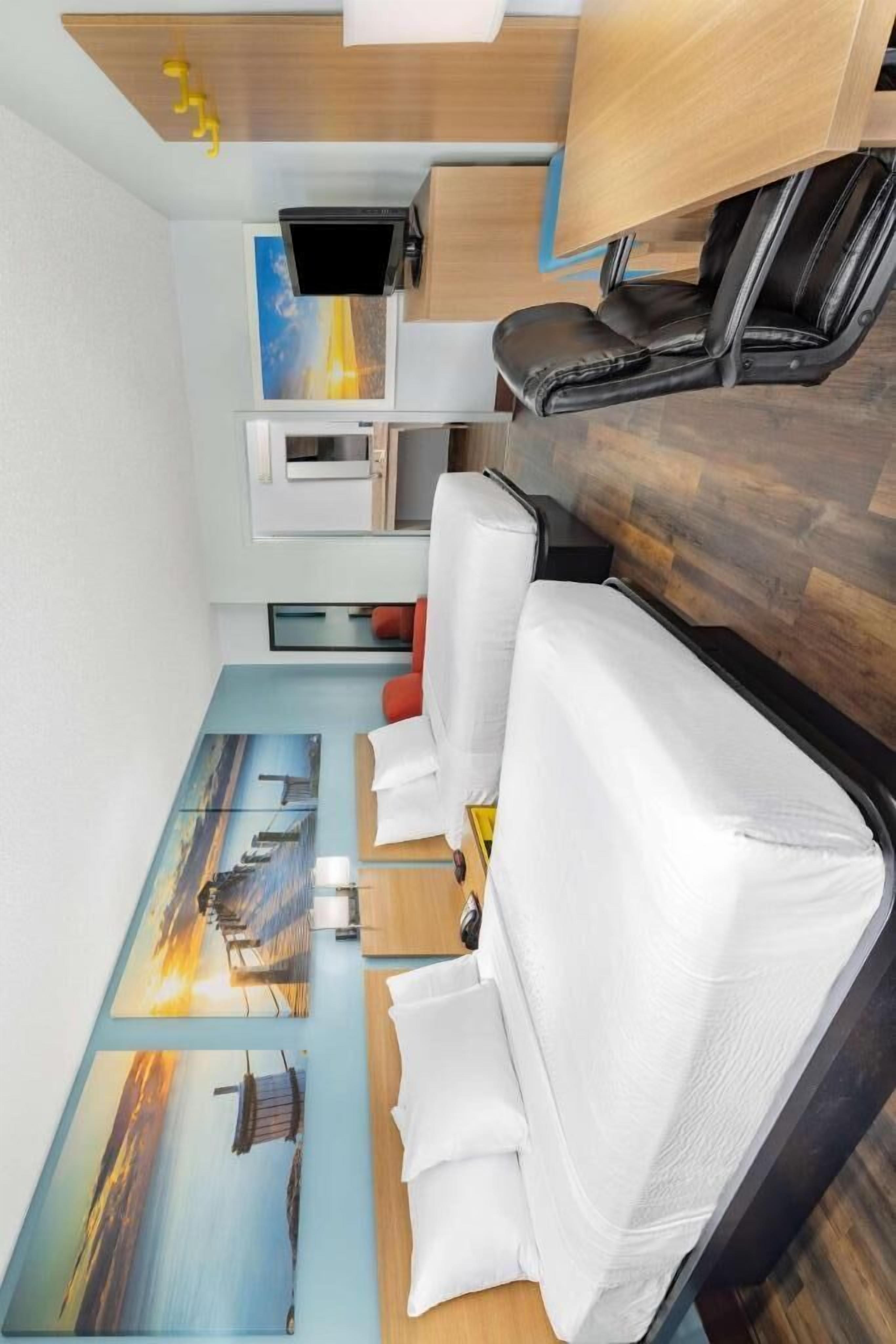 Room, 2 Double Beds, Accessible, Bathtub (Mobility/Hearing, Grab bars) | Desk, iron/ironing board, free cribs/infant beds, rollaway beds