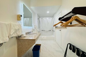 Room, 1 King Bed, Accessible, Non Smoking (Mobility/Hearing) | Bathroom | Combined shower/bathtub, free toiletries, hair dryer, towels - Ramada by Wyndham San Diego Airport (San Diego)