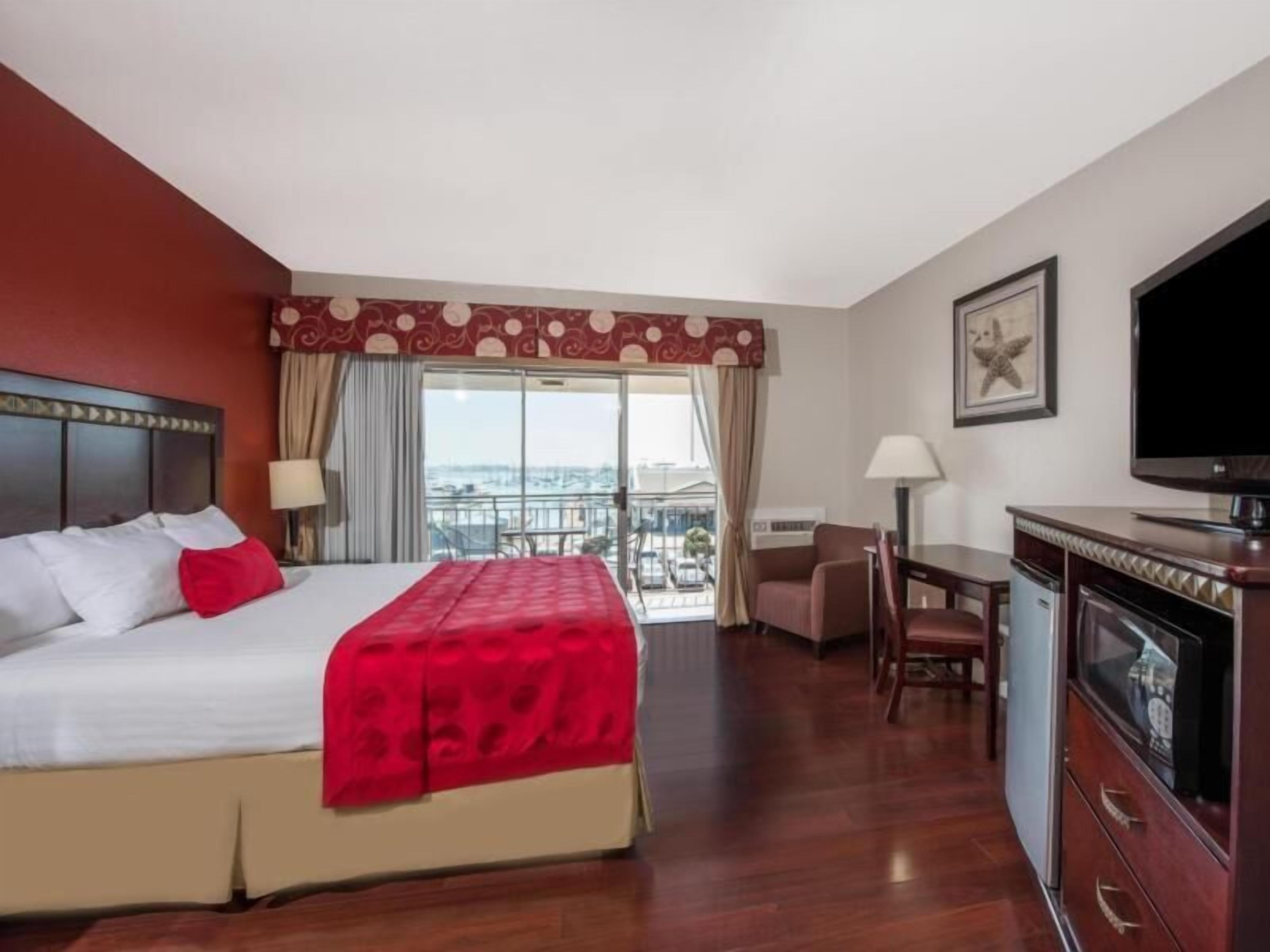 In-room safe, individually decorated, individually furnished, desk