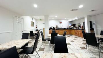 Free daily continental breakfast