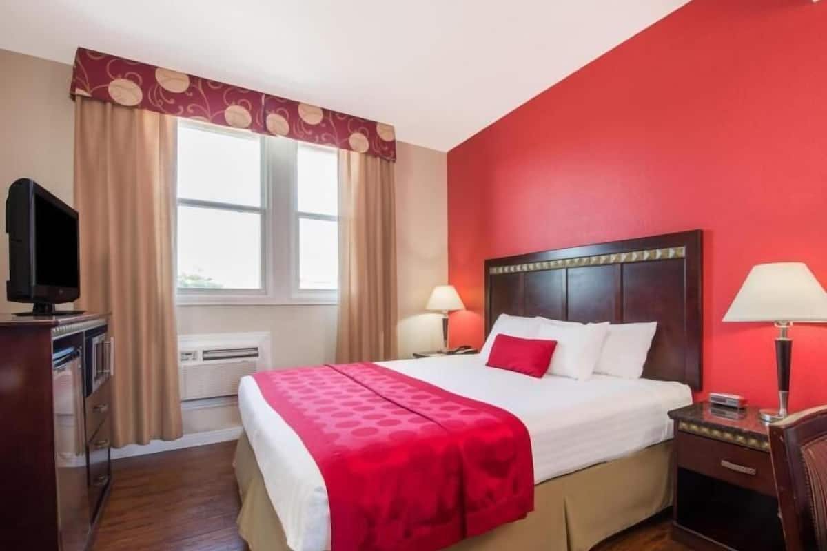 In-room safe, individually decorated, individually furnished, desk