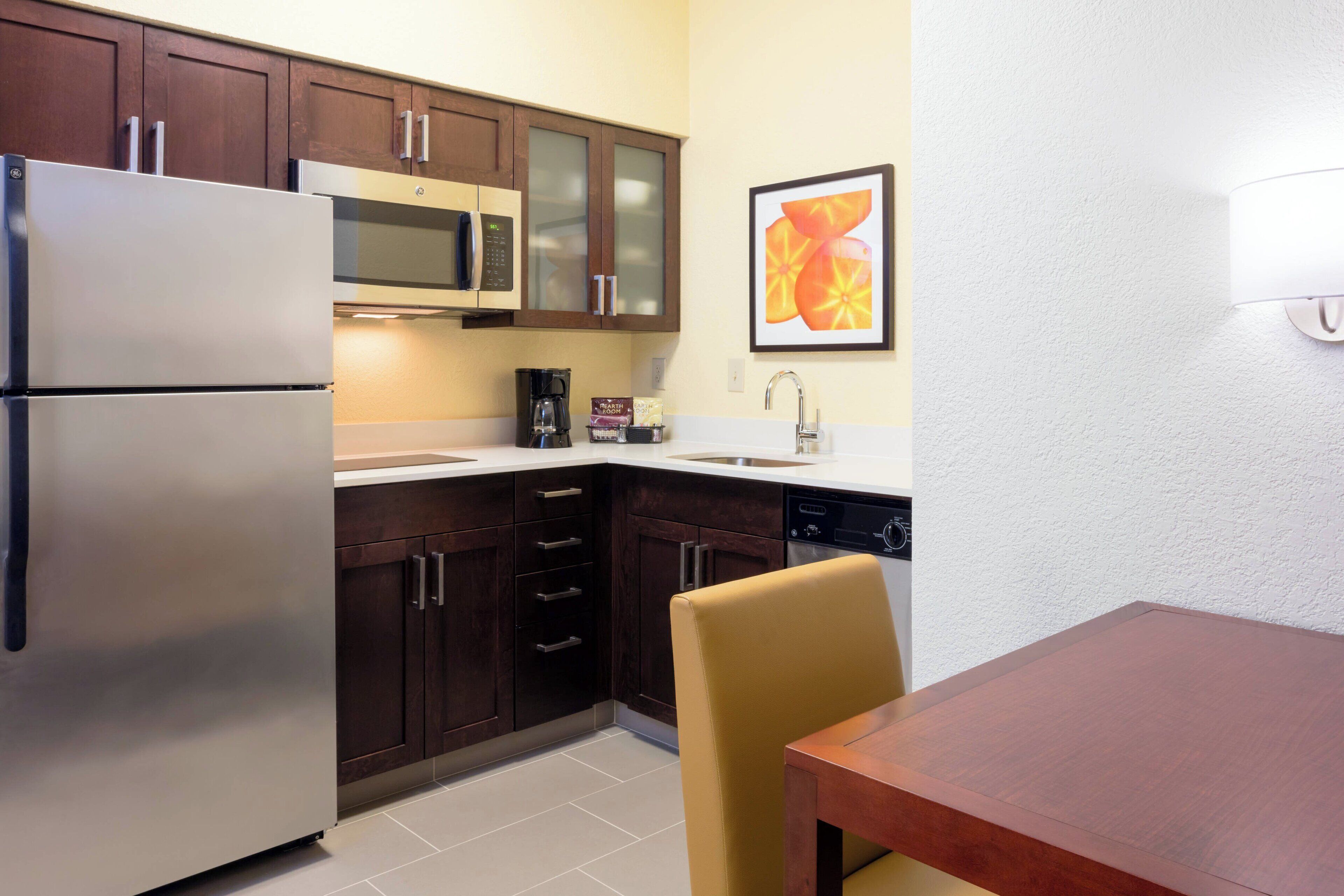 fridge, microwave, stovetop, dishwasher