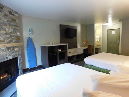 Days Inn Suites by Wyndham Downtown Gatlinburg Parkway - Image 89