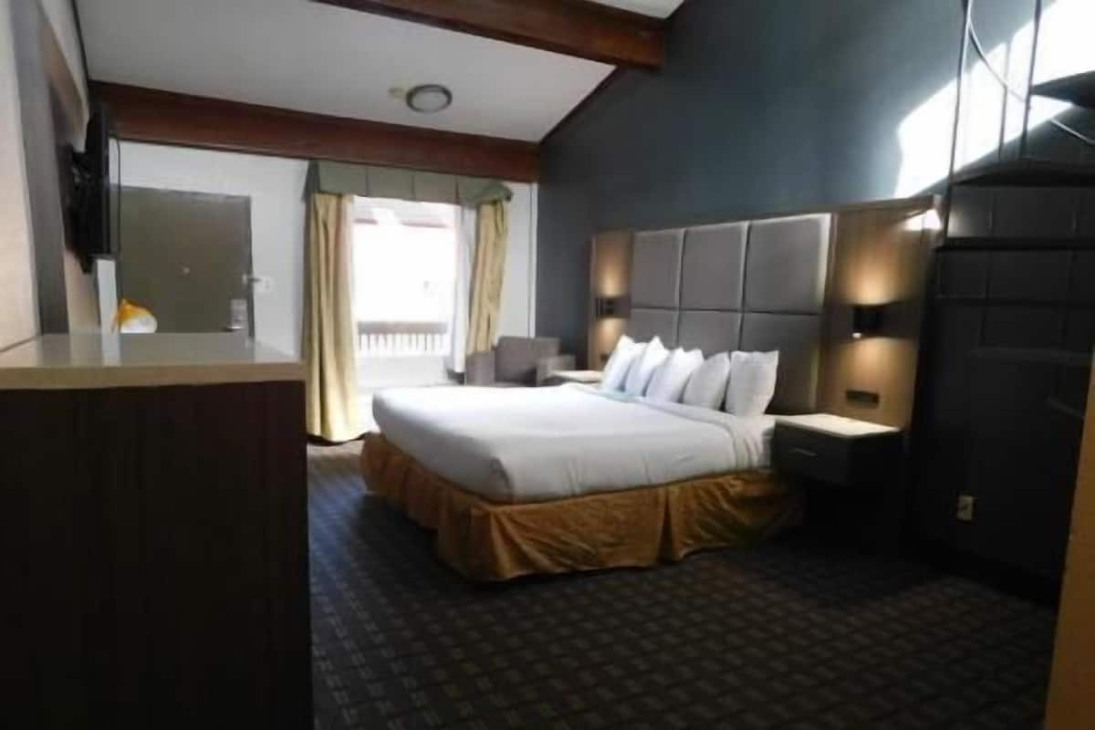 Ropa de cama de alta calidad, camas con pillow-top y escritorio