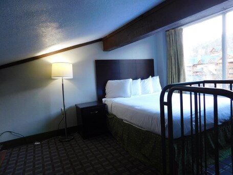 Days Inn Suites by Wyndham Downtown Gatlinburg Parkway - Image 75