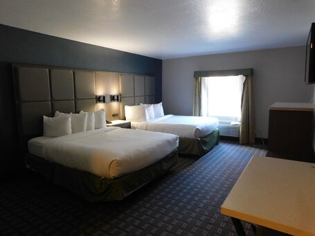 Days Inn Suites by Wyndham Downtown Gatlinburg Parkway - Image 35