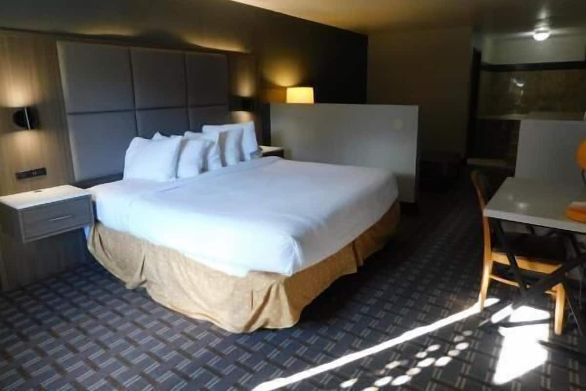 Ropa de cama de alta calidad, camas con pillow-top y escritorio