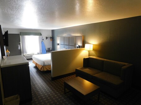 Days Inn Suites by Wyndham Downtown Gatlinburg Parkway - Image 30