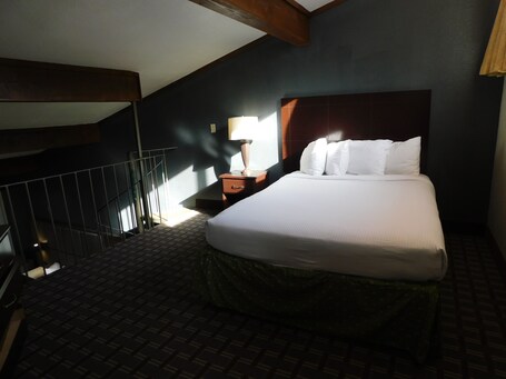 Days Inn Suites by Wyndham Downtown Gatlinburg Parkway - Image 71