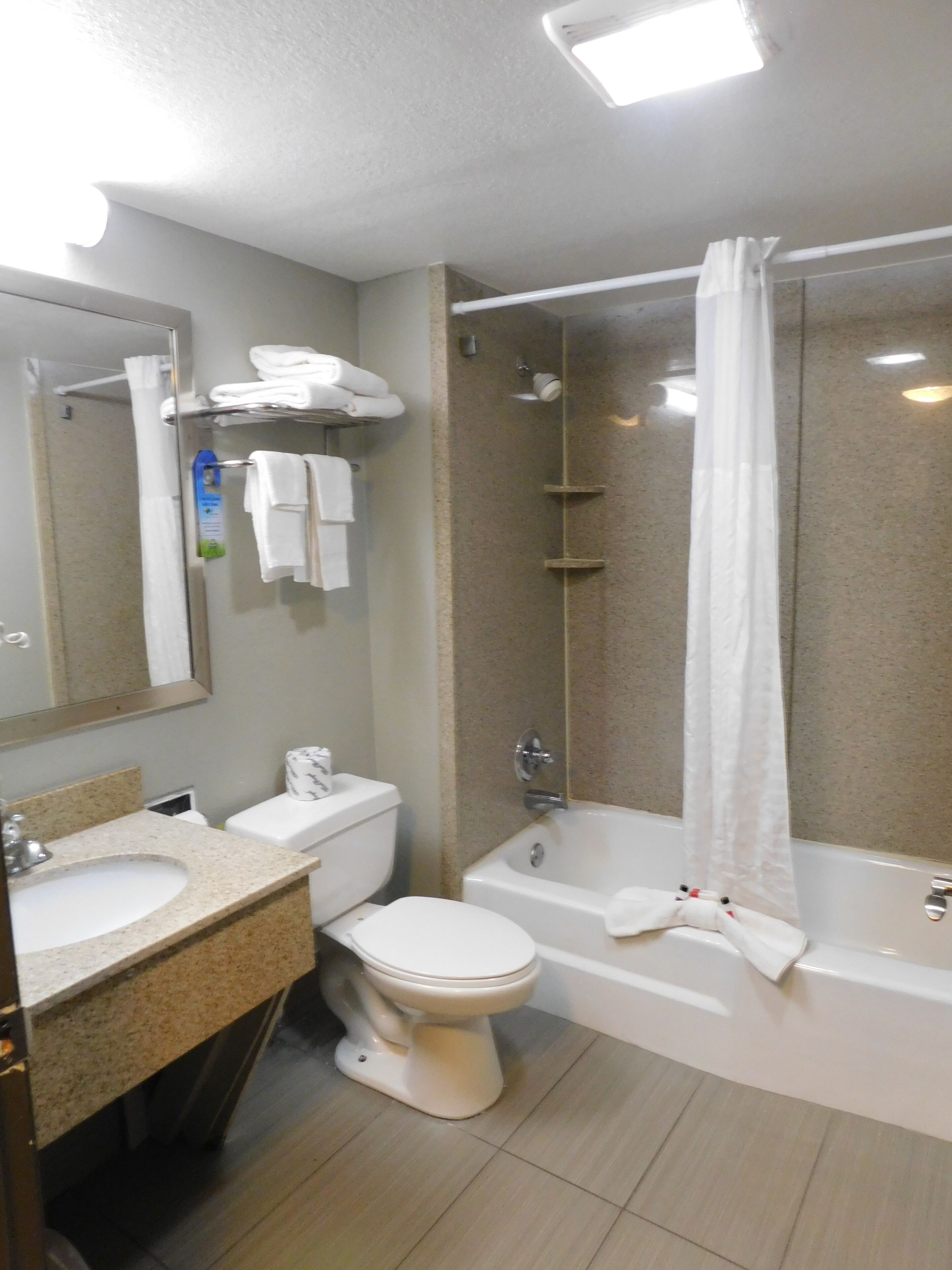 Photo - Days Inn & Suites by Wyndham Downtown Gatlinburg Parkway