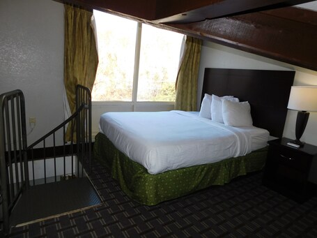 Days Inn Suites by Wyndham Downtown Gatlinburg Parkway - Image 77