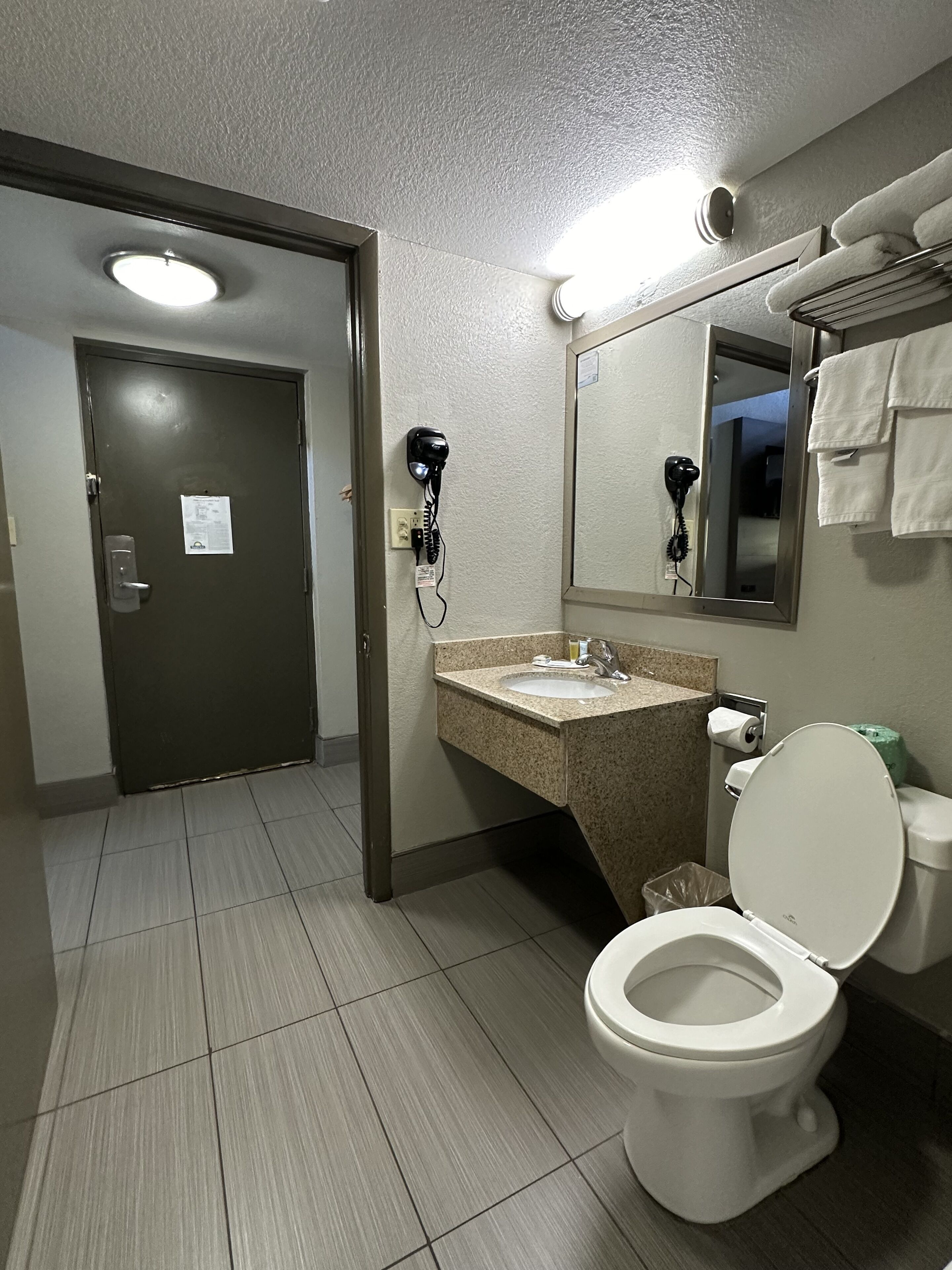 Photo - Days Inn & Suites by Wyndham Downtown Gatlinburg Parkway