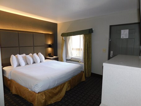 Days Inn Suites by Wyndham Downtown Gatlinburg Parkway - Image 66