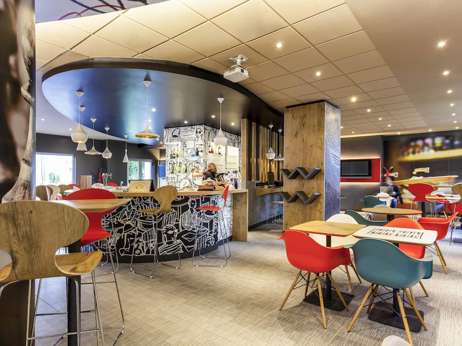 Ofrece almuerzos y cenas