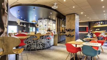 Det finns lunch och middag