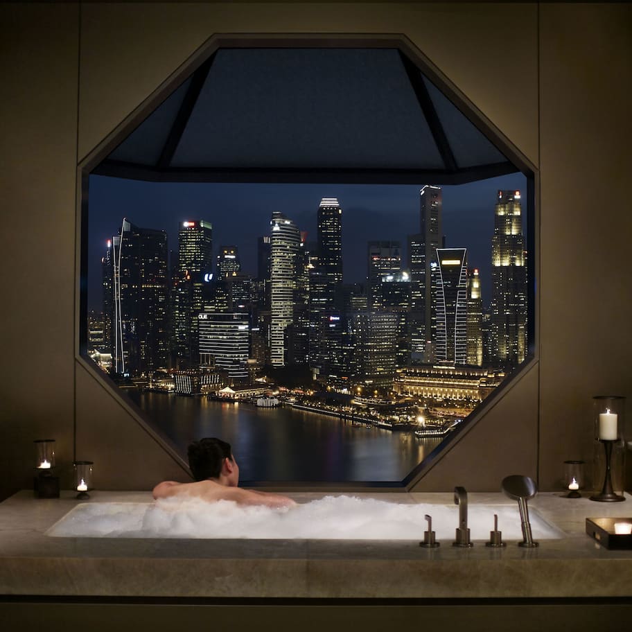 Separate bathtub and shower, deep-soaking bathtub, rainfall showerhead