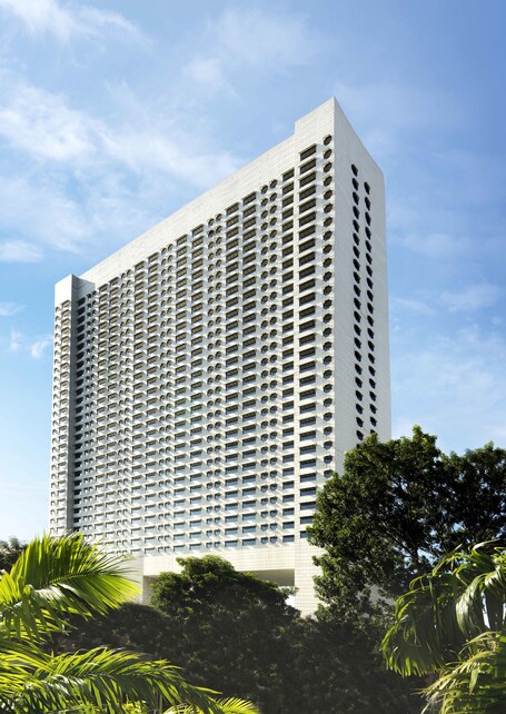 The Ritz Carlton, Millenia Singapore - Image 2
