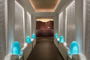 Couples treatment rooms, sauna, steam room, hot springs, body treatments