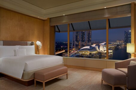 The Ritz Carlton, Millenia Singapore - Image 3