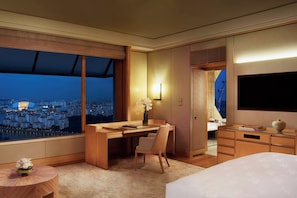 Deluxe Room, 1 King Bed, Non Smoking, City View, High Floor (Elevated Kallang) | Premium bedding, down comforters, minibar, in-room safe