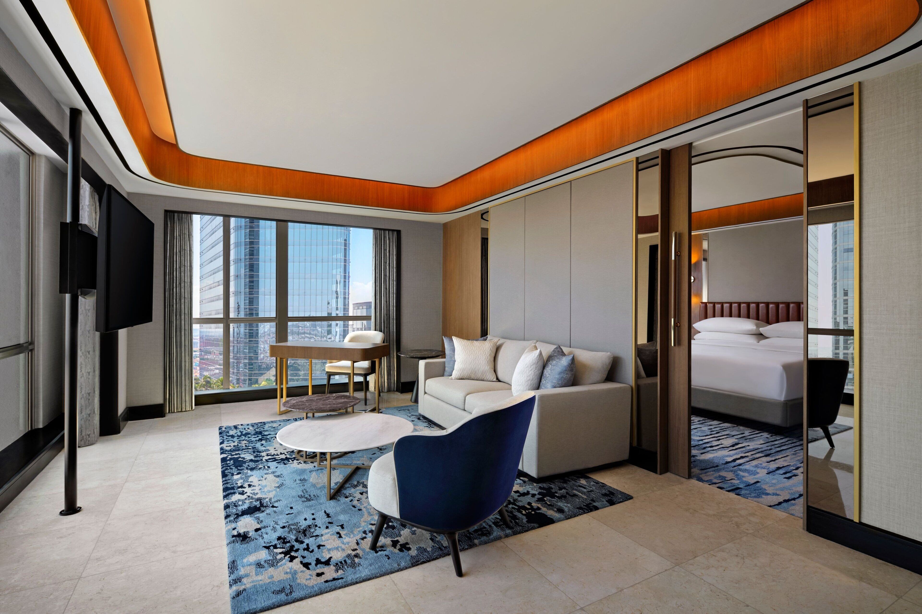 club suite, 2 bedrooms, non smoking | living room | flat-screen tv, toys