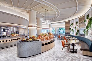 Tägliches Frühstücksbuffet (340000 IDR pro Person)