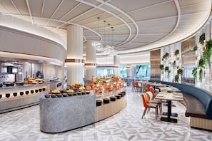 Tägliches Frühstücksbuffet (340000 IDR pro Person)