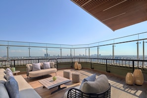 Ambassador Suite | Premium bedding, minibar, in-room safe, desk