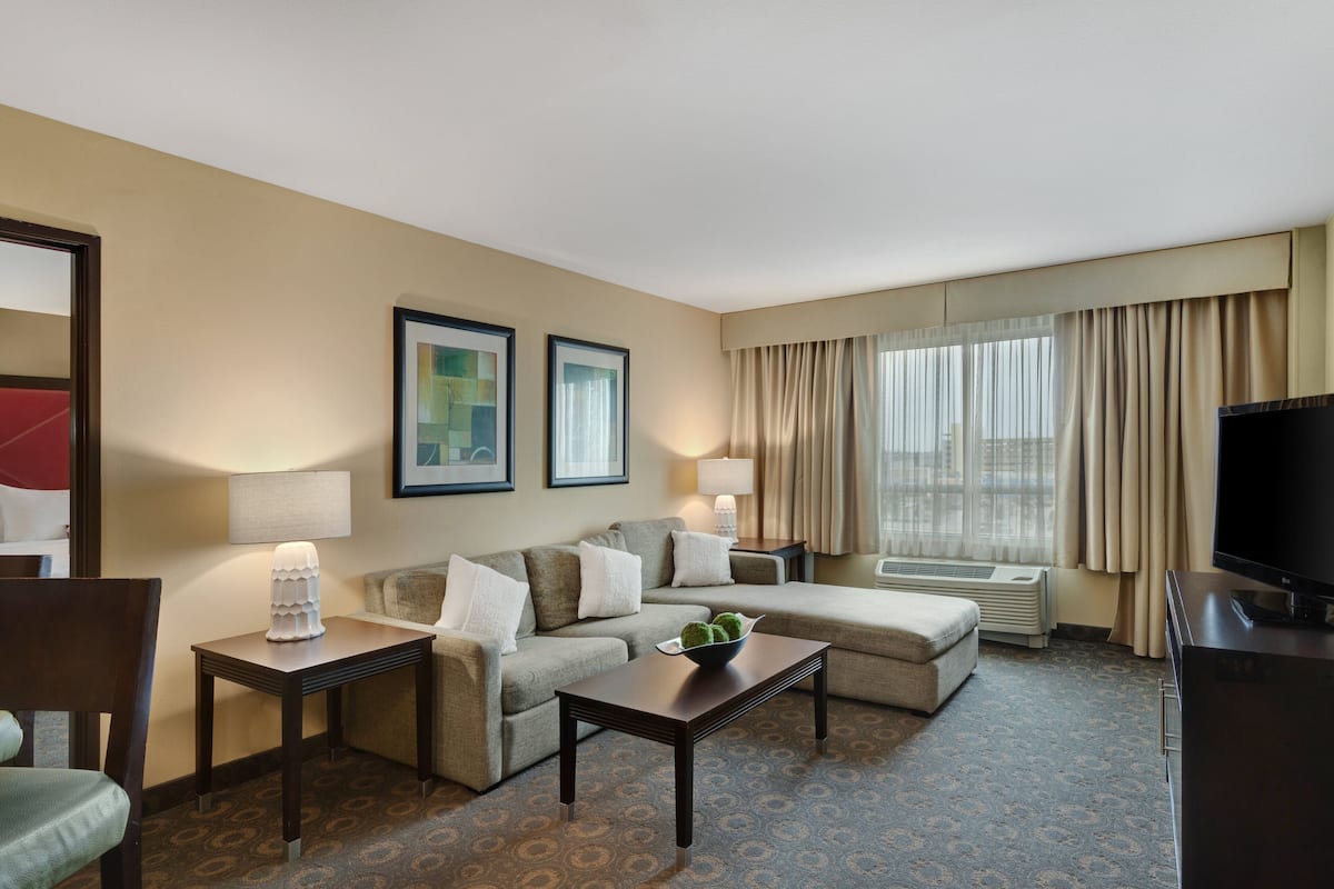 1 bedroom, premium bedding, pillow-top beds, in-room safe
