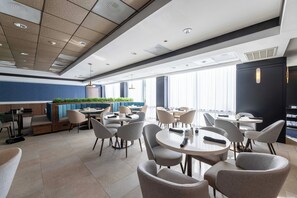 Café da manhã, almoço e jantar