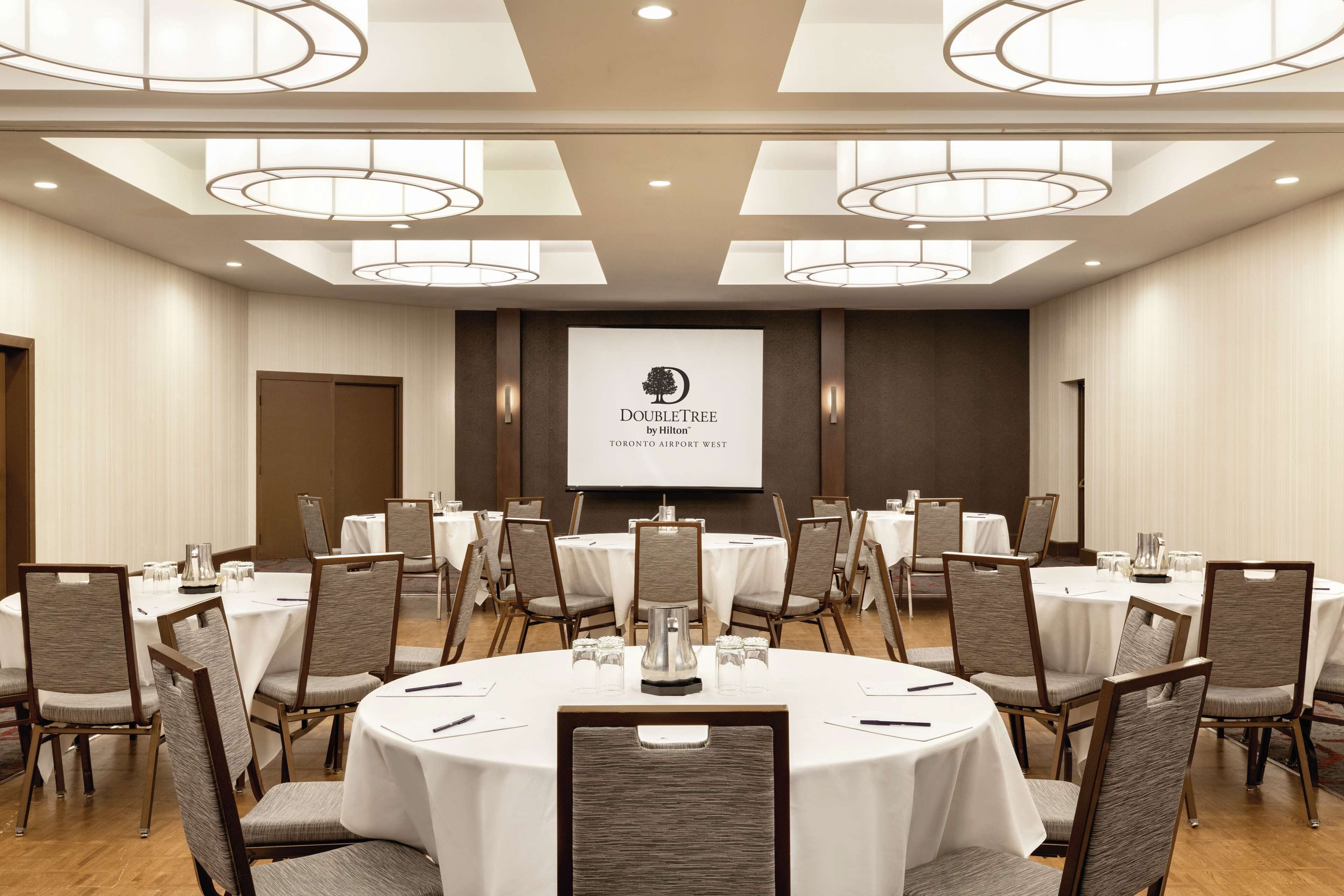 Foto - DoubleTree by Hilton Toronto Airport West