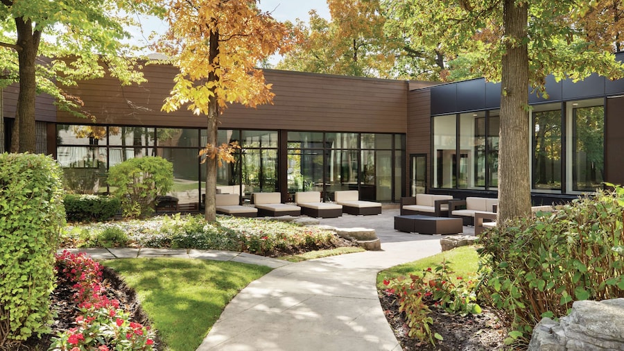 DoubleTree by Hilton Toronto Airport West