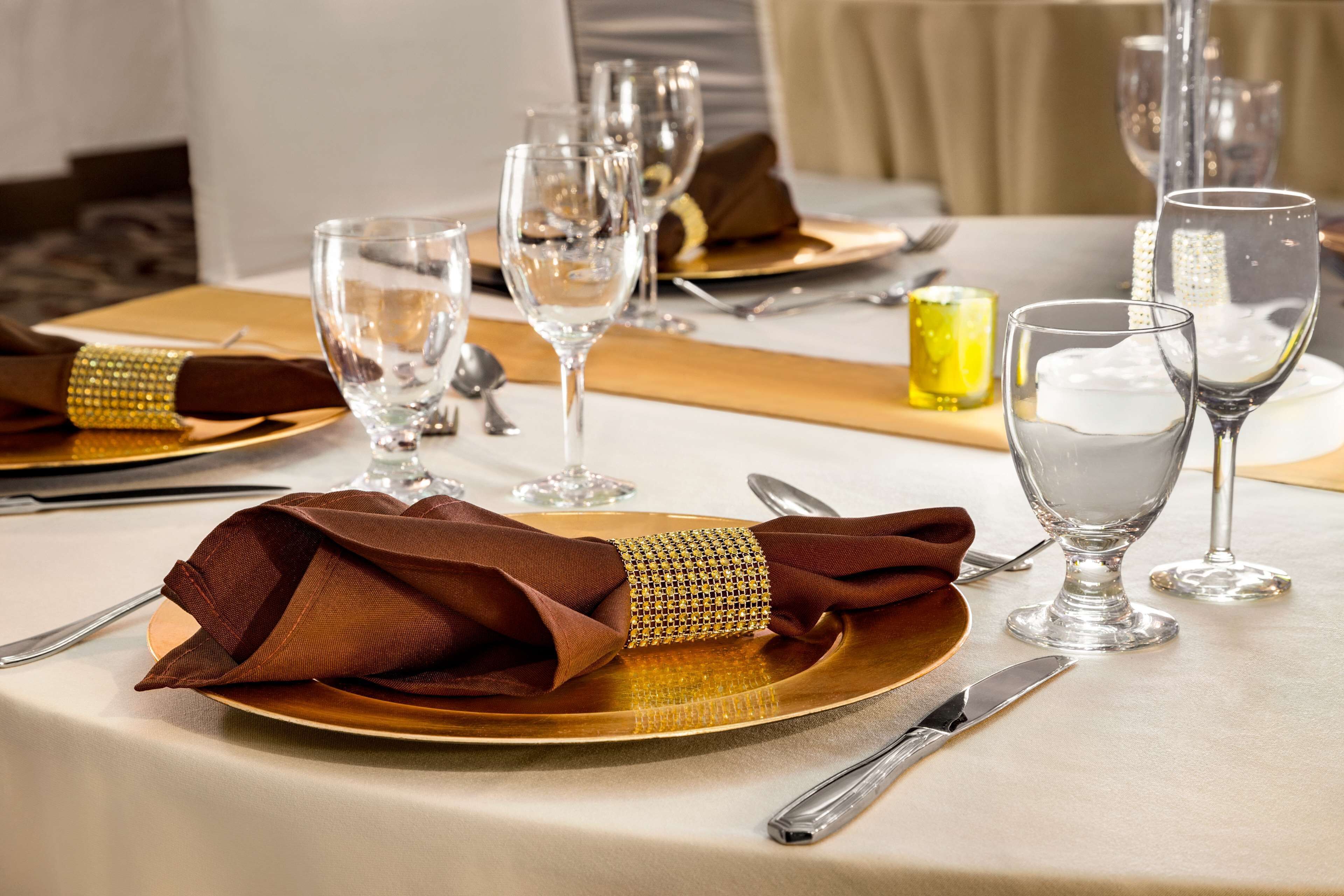 Photo - DoubleTree by Hilton Hotel Toronto Airport West