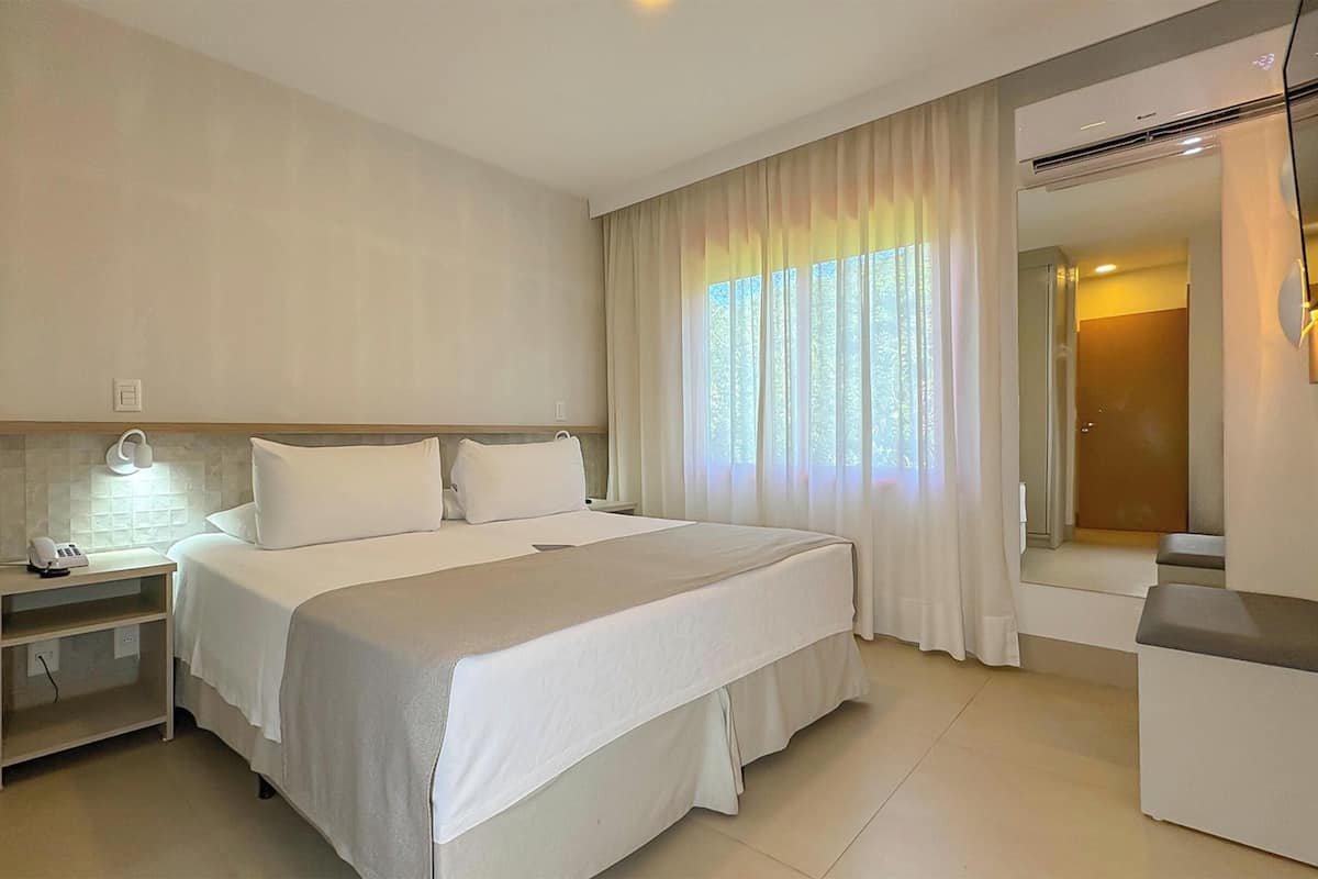 2 bedrooms, free minibar items, in-room safe, free WiFi