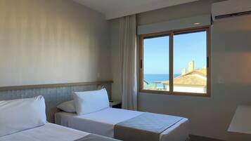 Vista para praia/oceano