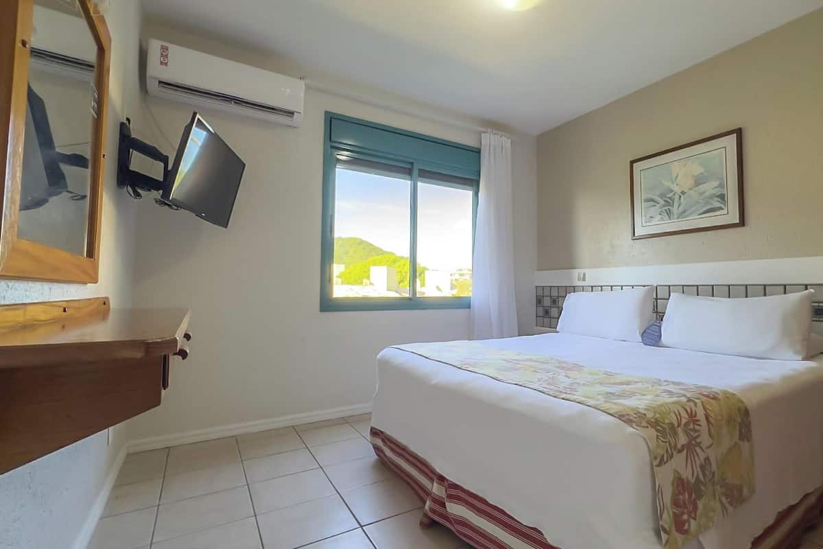 Superior Apartment, 1 Bedroom | Free minibar items, in-room safe, free WiFi, bed sheets