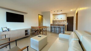 Deluxe Apartment, 1 Bedroom | Dining room - Costao do Santinho Resort - All Inclusive (Florianópolis)