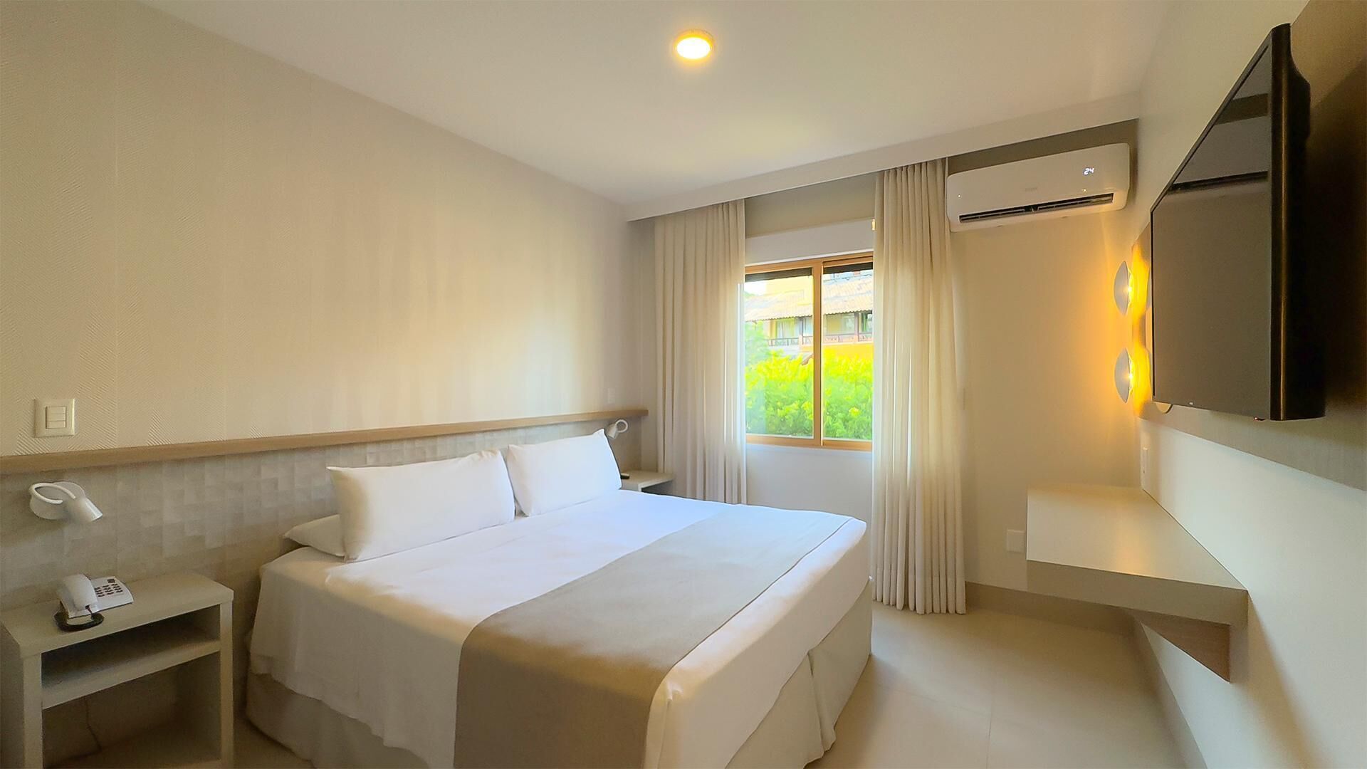 Free minibar items, in-room safe, free WiFi, bed sheets