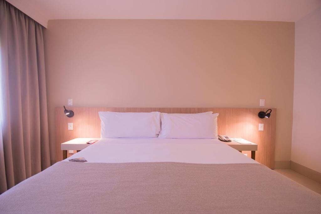 Quarto superior | Frigobar (abastecido com alguns itens grátis), cofres nos quartos
