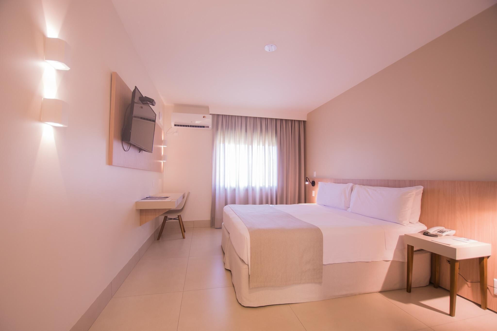 Artículos del minibar gratis y caja de seguridad en la habitación 