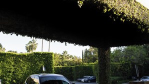 Front of property - Luxe Sunset Boulevard Hotel (Los Angeles)