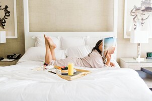 Superior Room, 1 King Bed | Hypo-allergenic bedding, in-room safe, desk, iron/ironing board