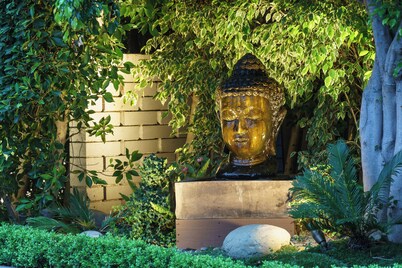 Luxe Sunset Boulevard Hotel